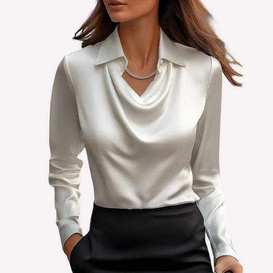 Elegant satängblus för damer med draperad ringning