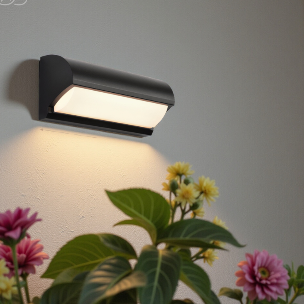 Modern svart utomhus-LED-vägglampa – Väderbeständig varm belysning för trädgård, uteplats och entréer