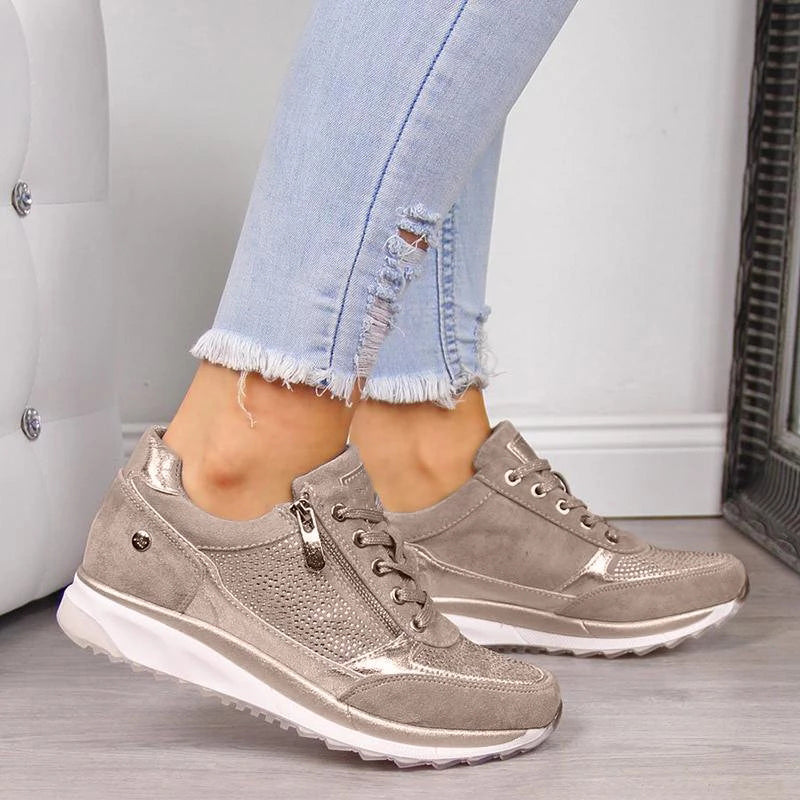 Sneakers med kilklack och sidodragkedja för damer