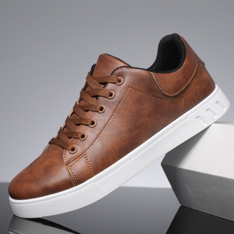Snörade sneakers för herr i casual stil