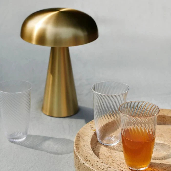 Snygg bärbar bordslampa