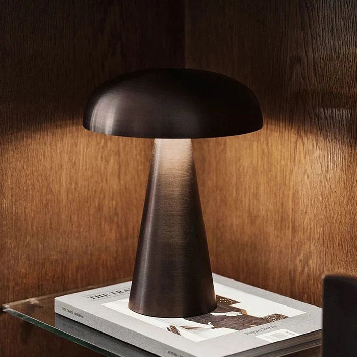 Snygg bärbar bordslampa