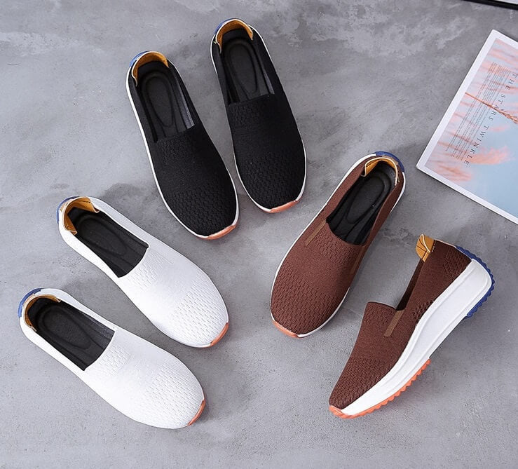 Stickade slip-on-sneakers med andningsförmåga för damer
